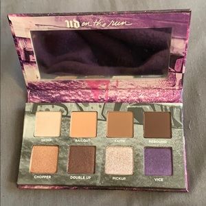 NWOT Urban Decay On the Run Mini Palette Bailout